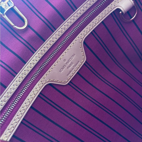 Authentic Louis Vuitton NEW delightful PM discontinued Pink pivone monogram bag - Picture 8 of 13